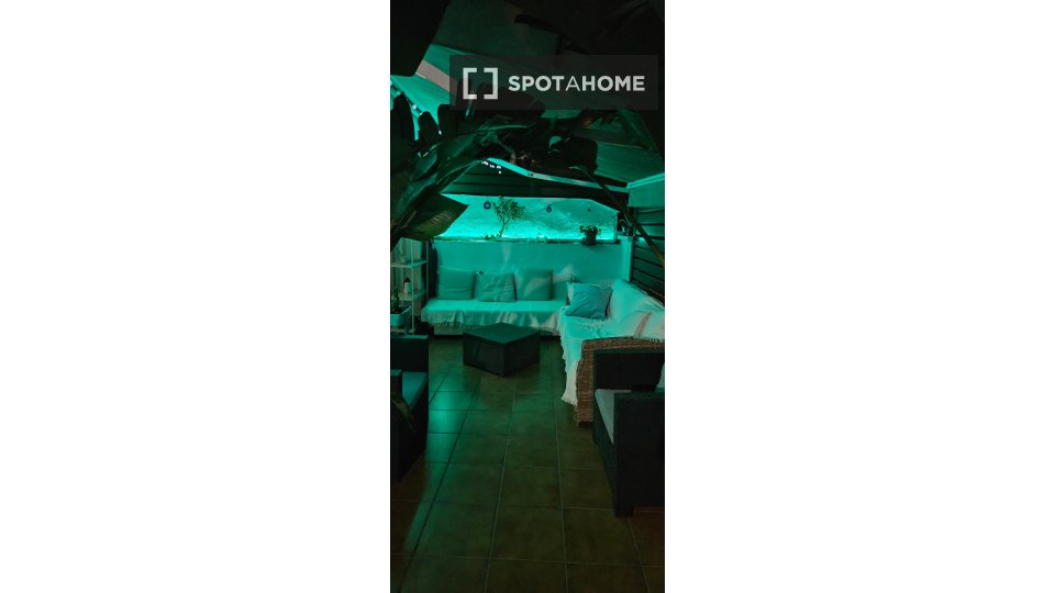 Double room Barcelona, 3 beds, 90m² — photo 8