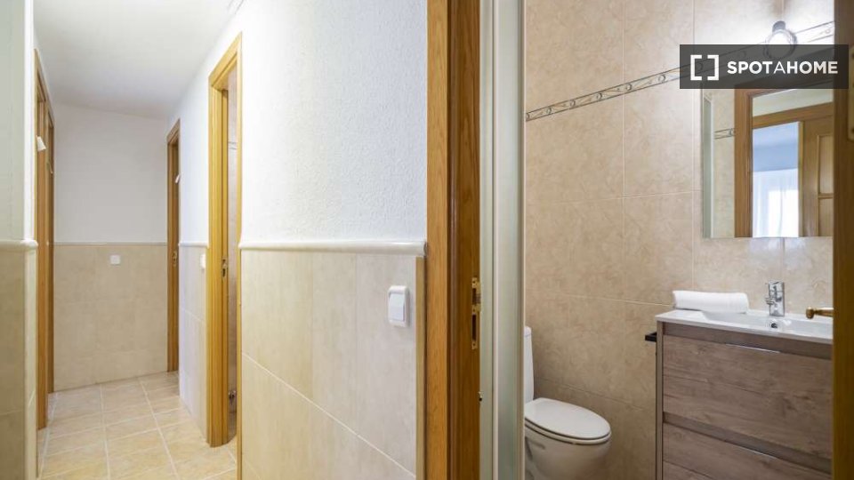Double room Madrid, 25 beds — photo 34