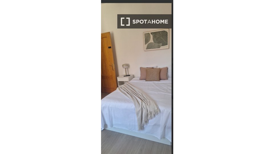Double room Madrid, 5 beds — photo 5