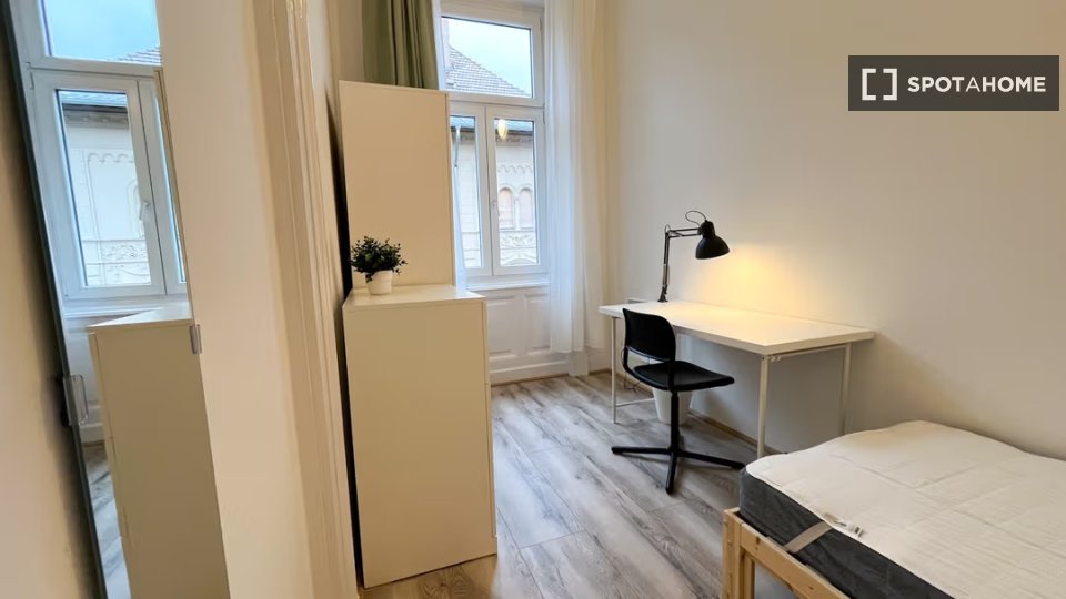 Double room Budapest, 7 beds — photo 12