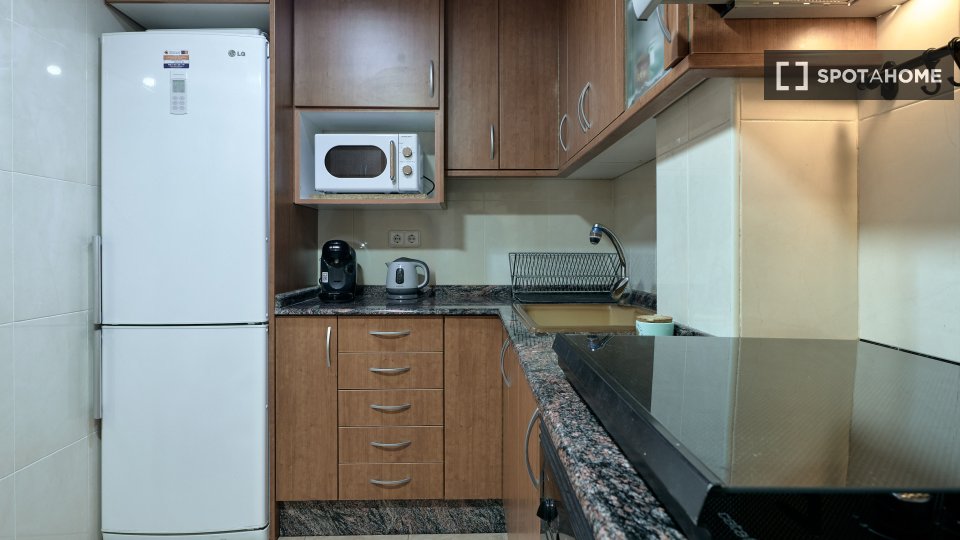 Double room Valencia, 1 bed, 90m² — photo 7