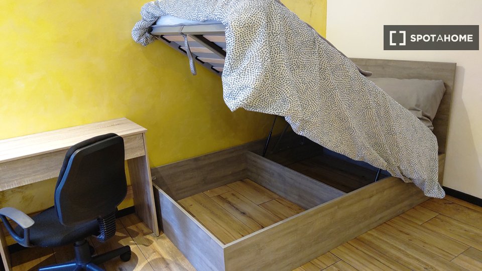 Double room Turin, 3 beds, 90m² — photo 16