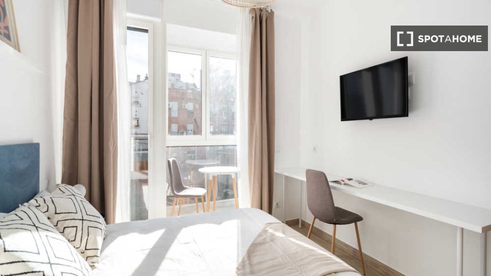 Double room Madrid, 12 beds — photo 33