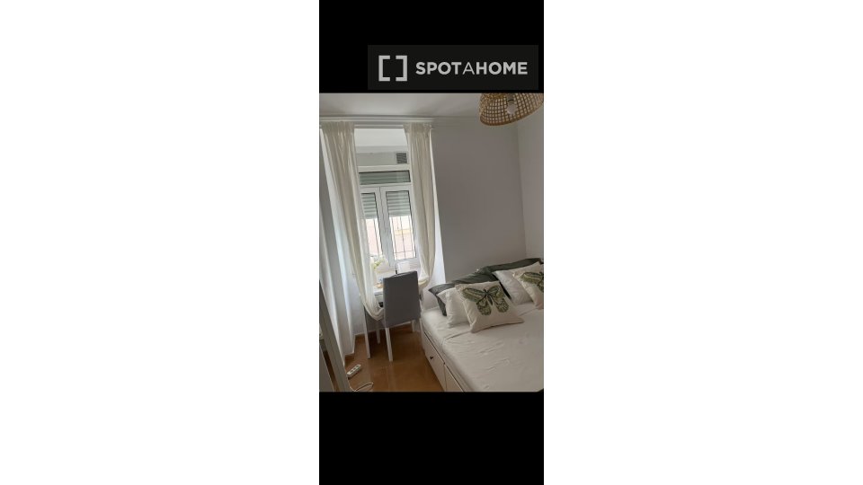 Double room Lisbon, 4 beds — photo 1