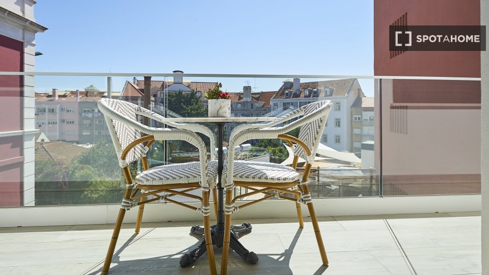 Apartment Lisbon, 2 beds, 61m² — photo 11