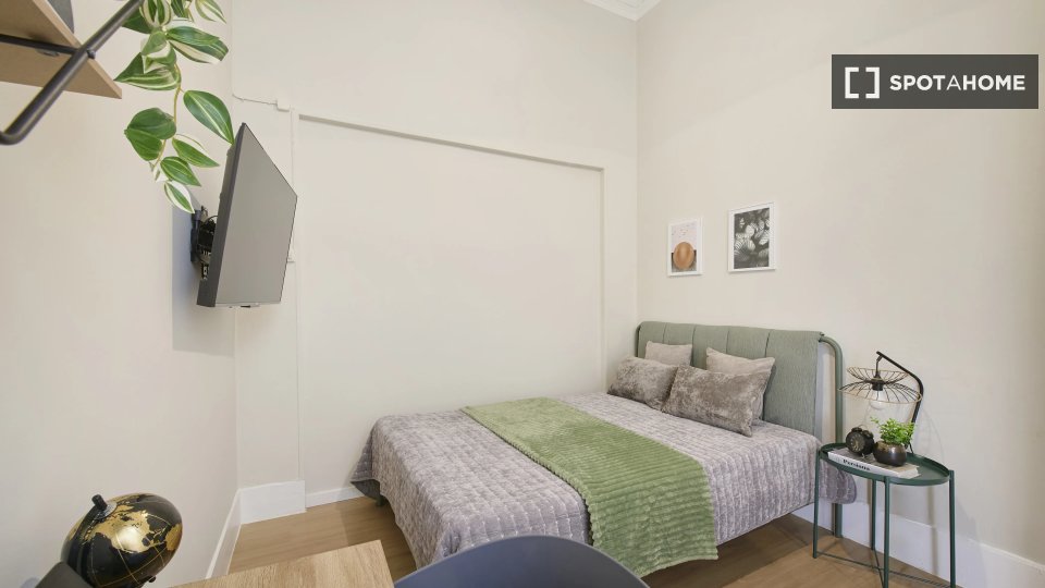 Double room Lisbon, 9 beds — photo 1