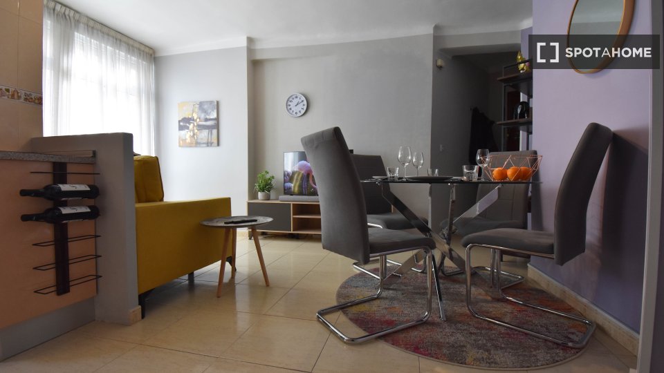 Apartment Malaga, 3 beds, 68m² — photo 9