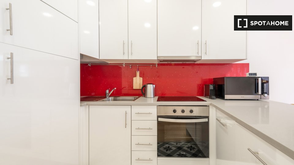 Apartment Lisbon, 2 beds, 65m² — photo 9