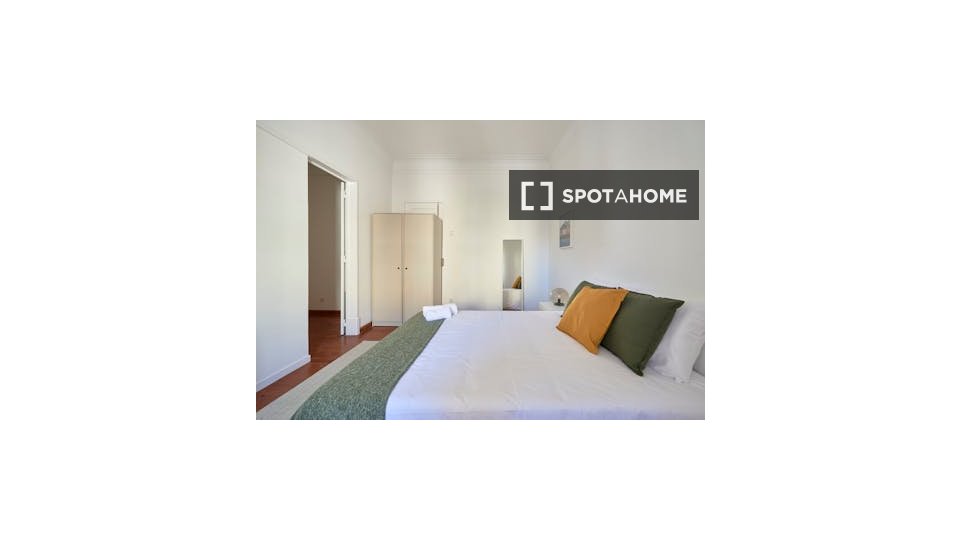 Double room Lisbon, 6 beds — photo 9