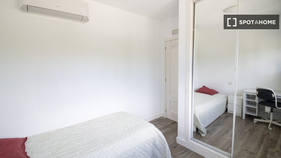 Double room Madrid, 15 beds — photo 18