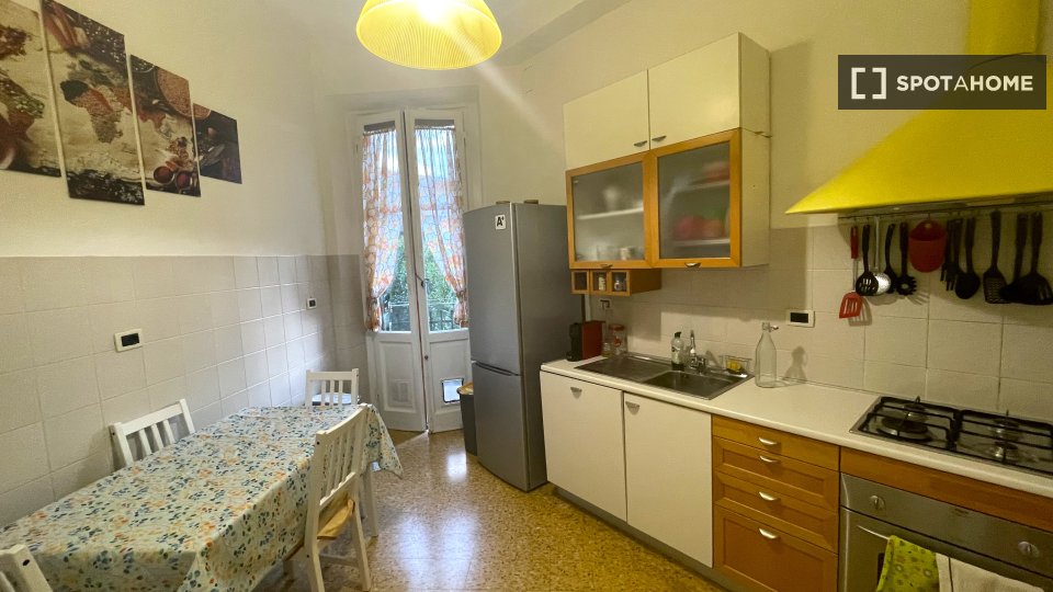 Double room Florence, 4 beds, 90m² — photo 5