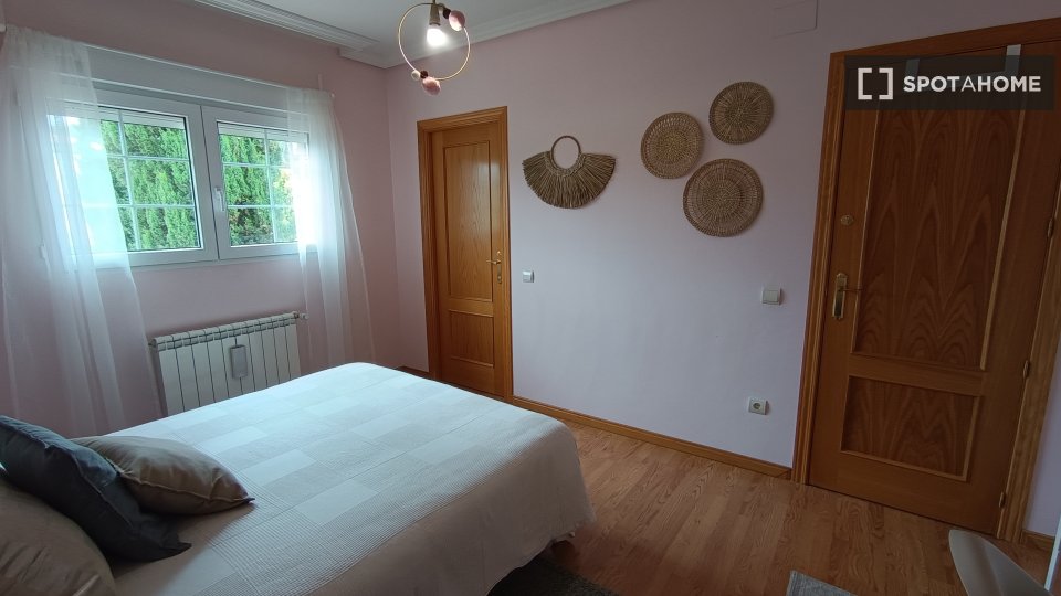 Double room Madrid, 5 beds — photo 2