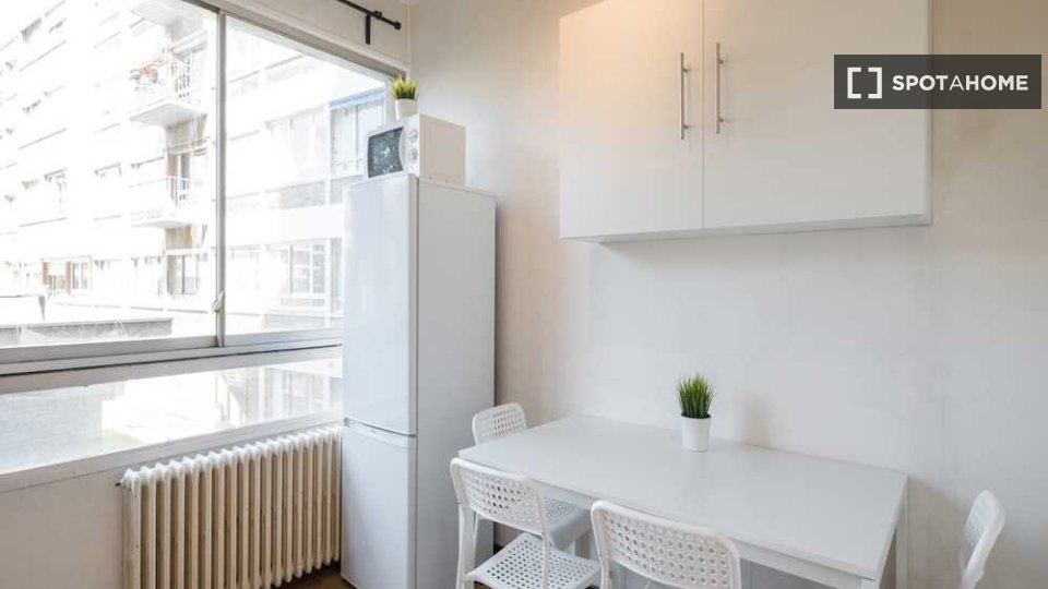 Double room Lyon, 3 beds, 70m² — photo 3