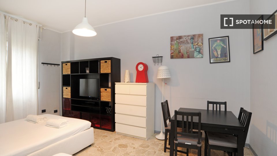Apartment Milan, 1 bed — photo 2