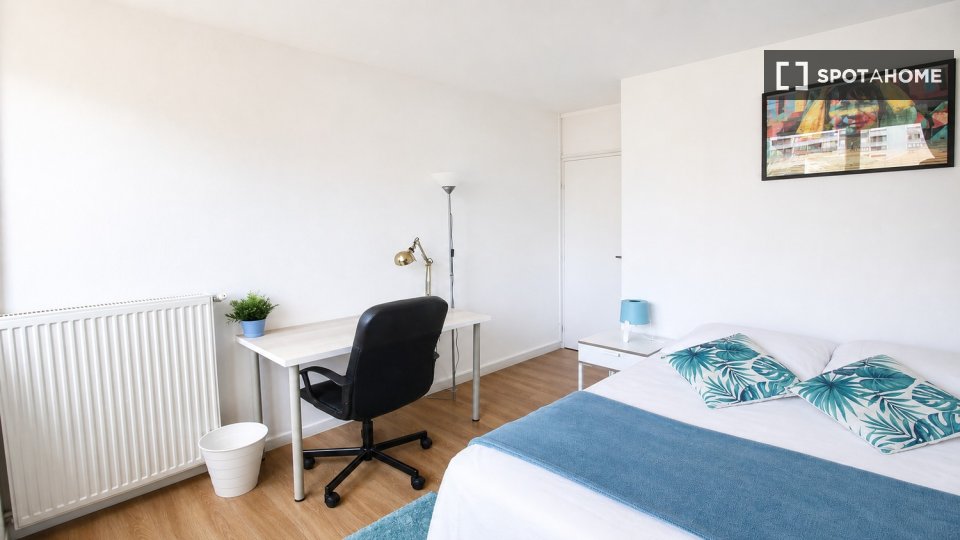 Chambre double Paris, 4 chambres — photo 23
