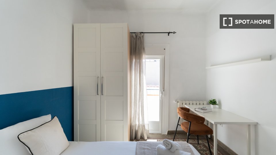 Double room Madrid, 6 beds — photo 4