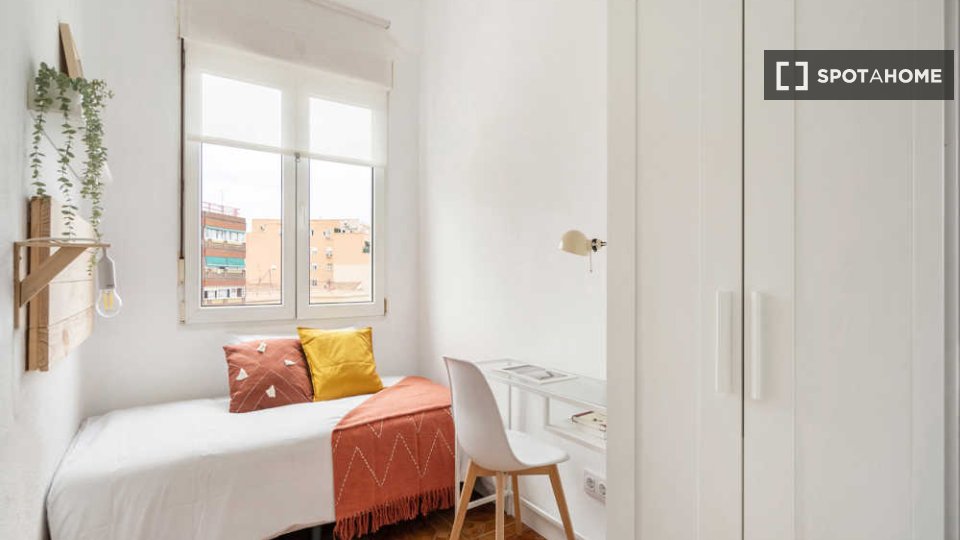 Double room Madrid, 6 beds — photo 30