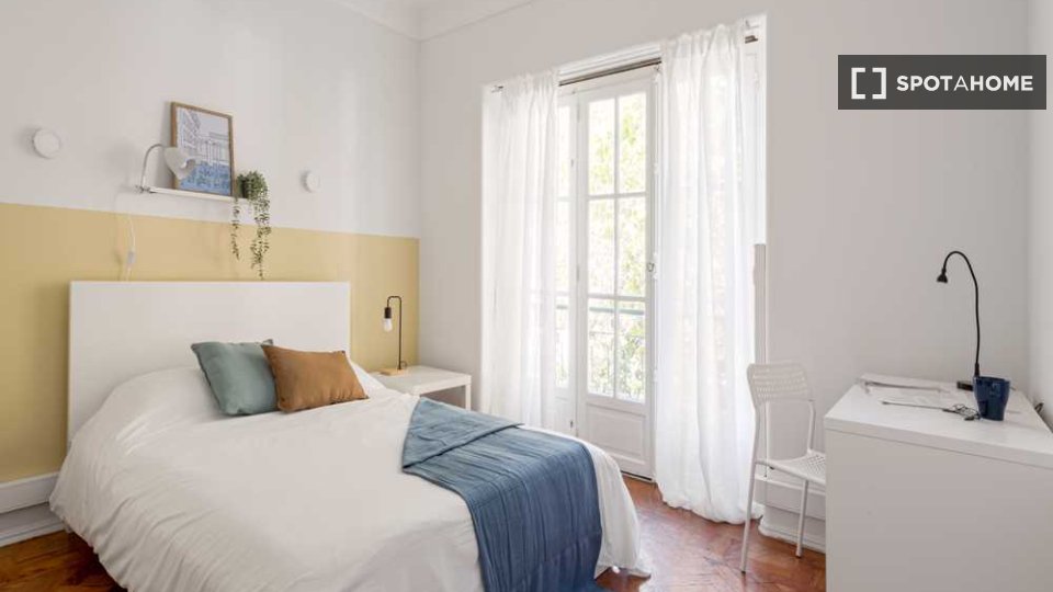 Double room Lisbon, 5 beds — photo 5