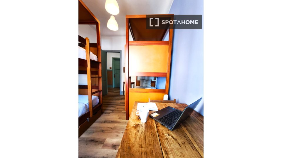 Double room Lisbon, 11 beds, 200m² — photo 32