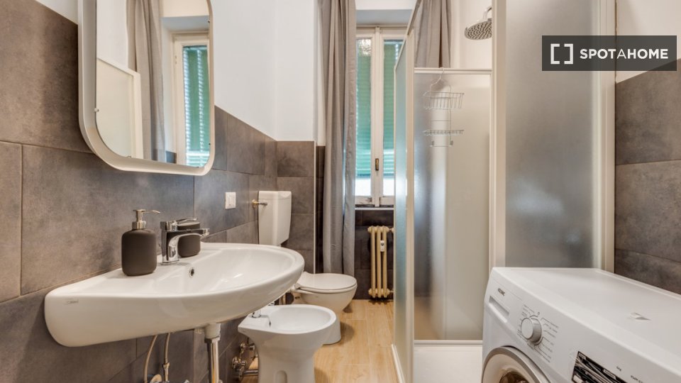 Double room Milan, 3 beds, 89m² — photo 6
