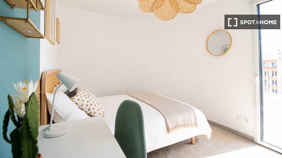 Double room Lyon, 5 beds — photo 25