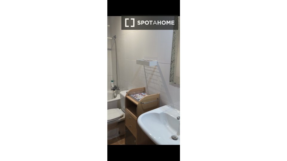 Double room Granada, 3 beds — photo 49
