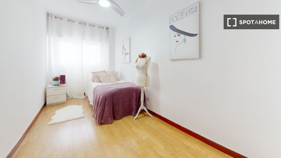 Piso en alquiler de 4 habitaciones en Latina, Madrid