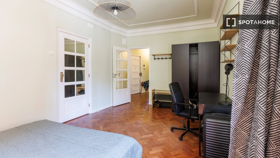 Double room Lisbon, 6 beds — photo 11