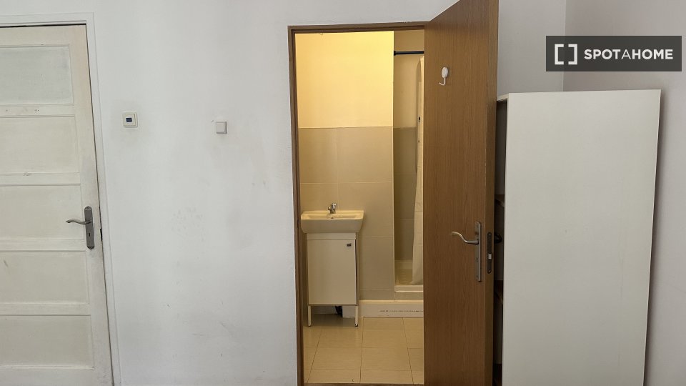 Double room Lisbon, 7 beds — photo 24