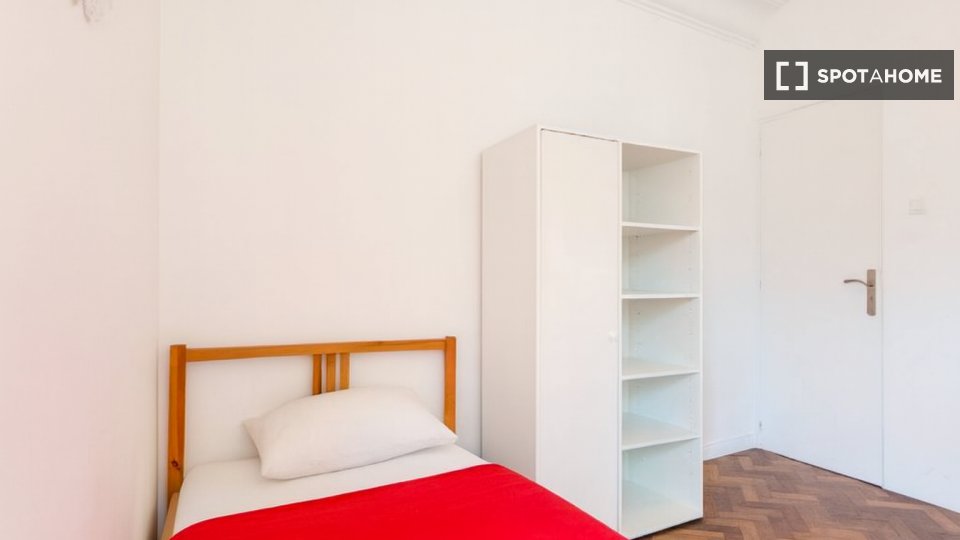 Double room Lisbon, 7 beds — photo 38