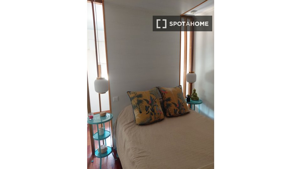 Double room Lisbon, 3 beds, 124m² — photo 19