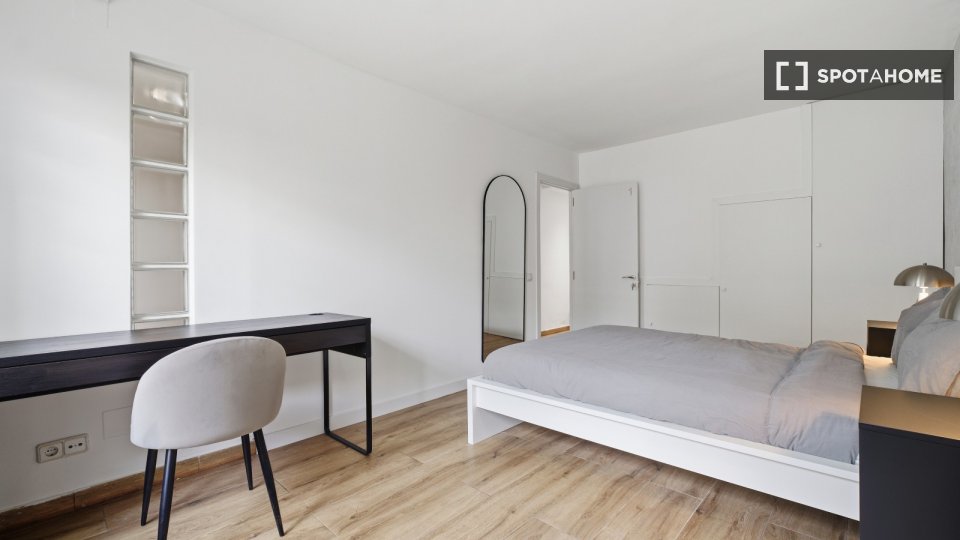 Double room Madrid, 4 beds, 110m² — photo 5