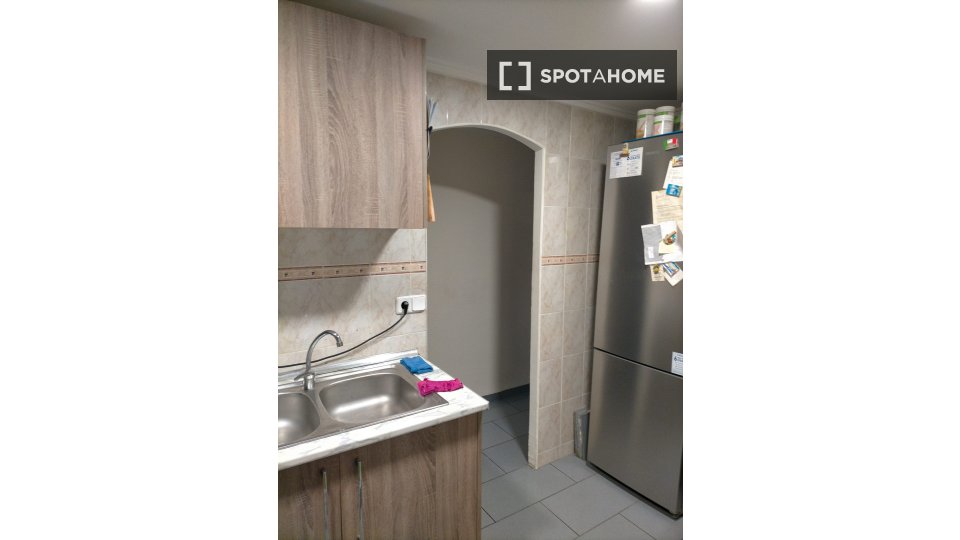 Double room Valencia, 3 beds, 120m² — photo 15