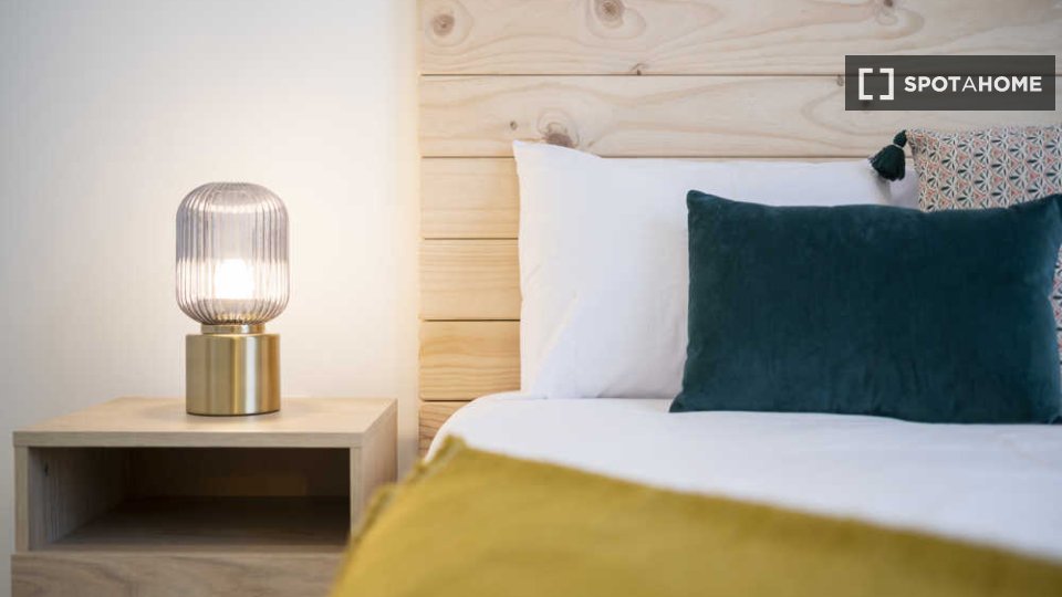 Double room Madrid, 17 beds — photo 49