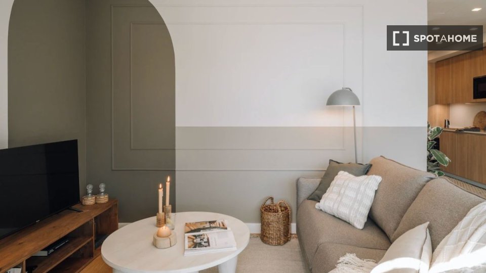 Apartment Lisbon, 1 bed — photo 13