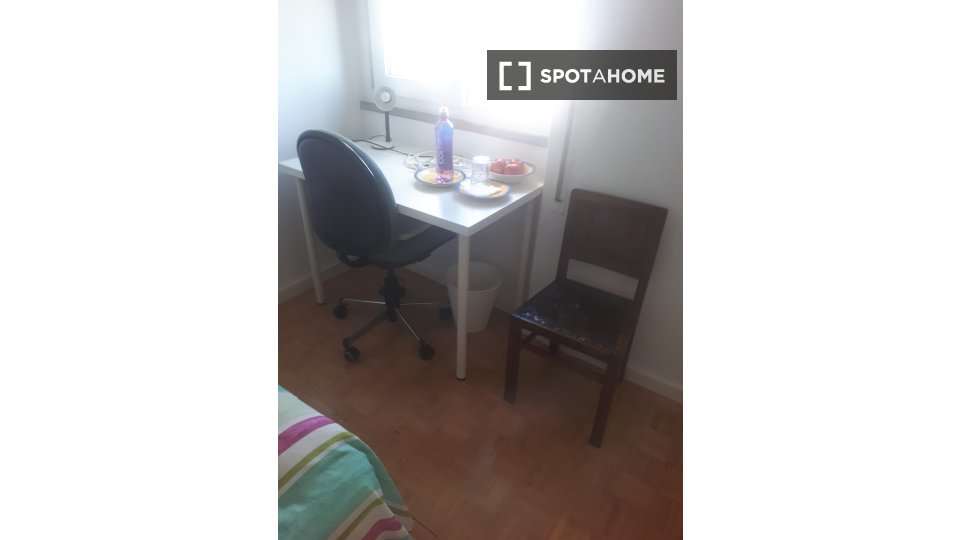 Double room Lisbon, 2 beds — photo 11