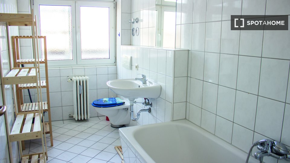 Double room Berlin, 6 beds, 149m² — photo 14