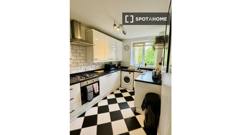 Apartment London, 2 beds, 69m² — photo 6