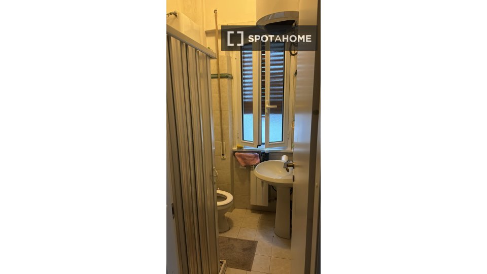 Double room Rome, 5 beds — photo 9