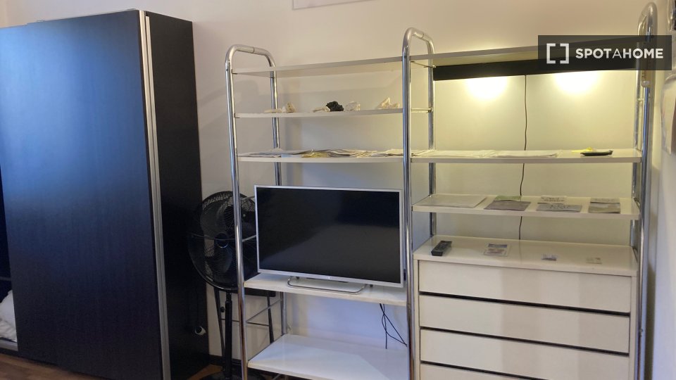 Double room Milan, 1 bed, 78m² — photo 12