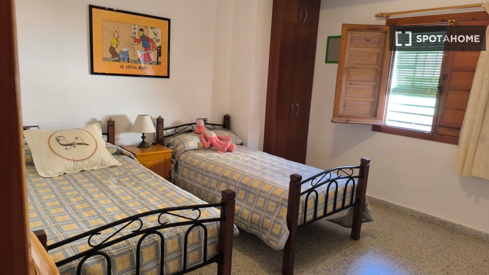 Apartment Granada, 4 beds, 114m² — photo 8