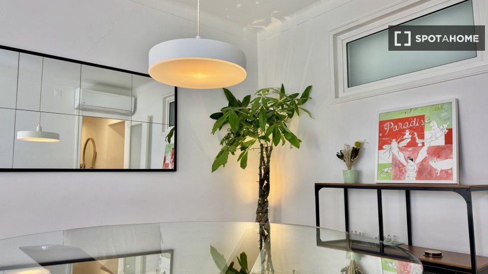 Apartment Lisbon, 3 beds, 135m² — photo 26