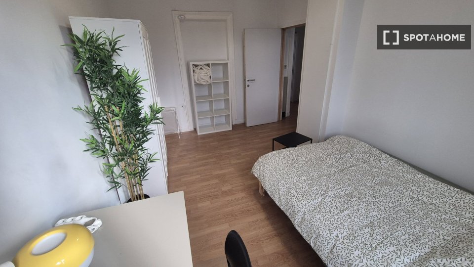 Double room Brussels, 2 beds, 220m² — photo 8
