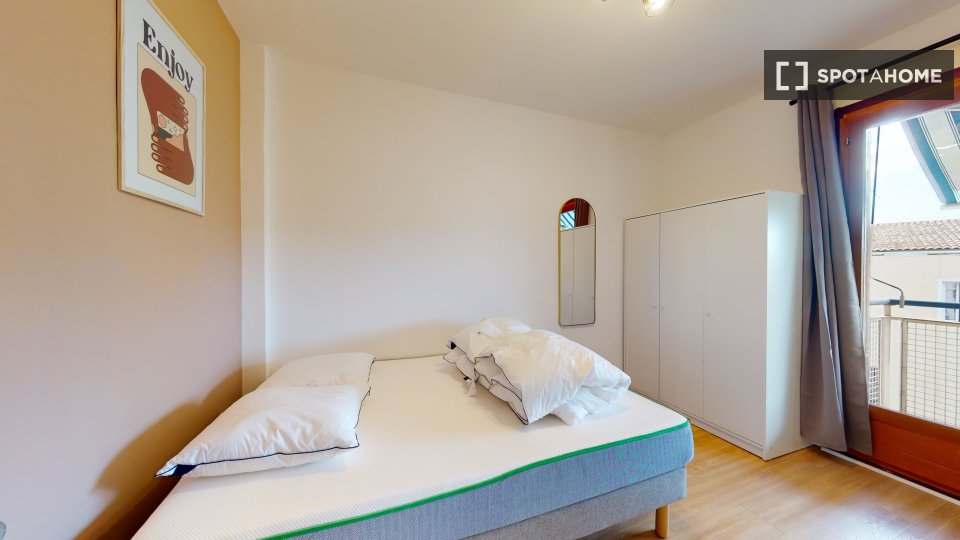 Double room Marseille, 15 beds — photo 24