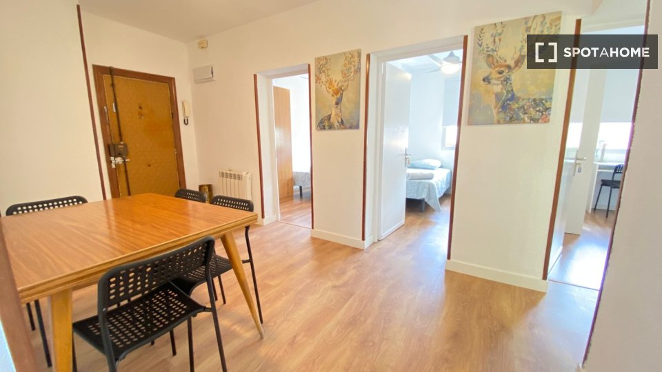Double room Madrid, 3 beds — photo 3