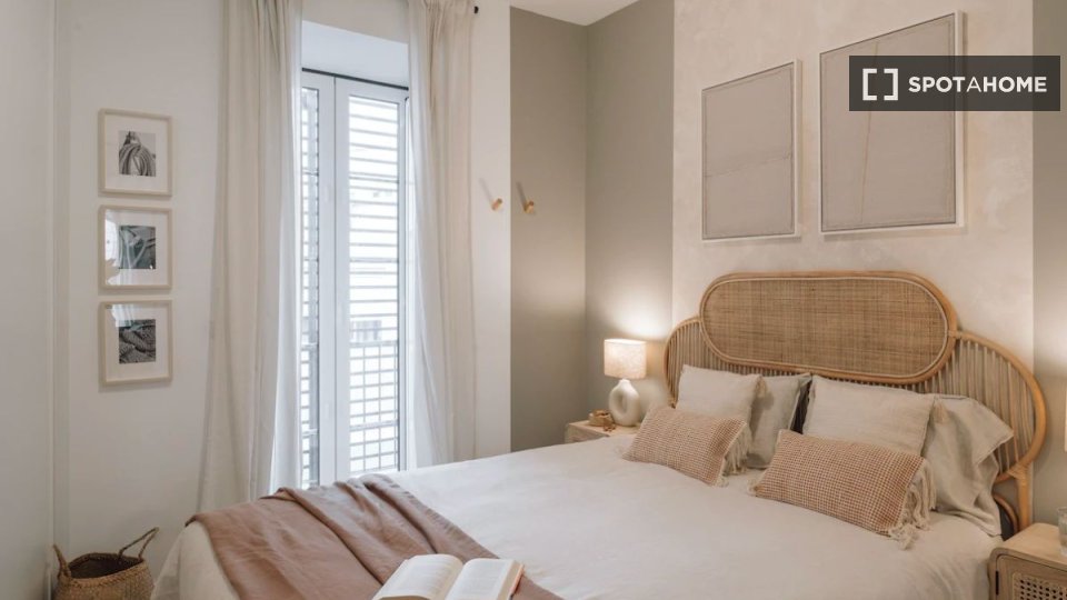 Apartment Lisbon, 1 bed — photo 19