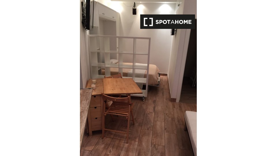 Double room Madrid, 1 bed — photo 14