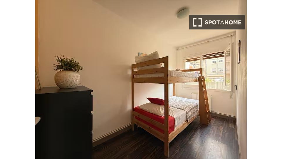 Apartment Barcelona, 3 beds, 75m² — photo 5