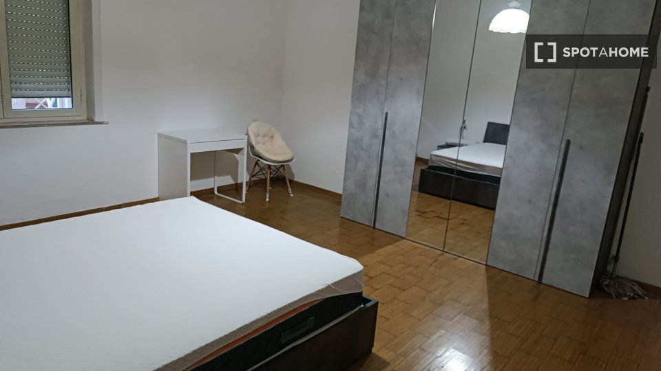 Double room Naples, 2 beds — photo 16