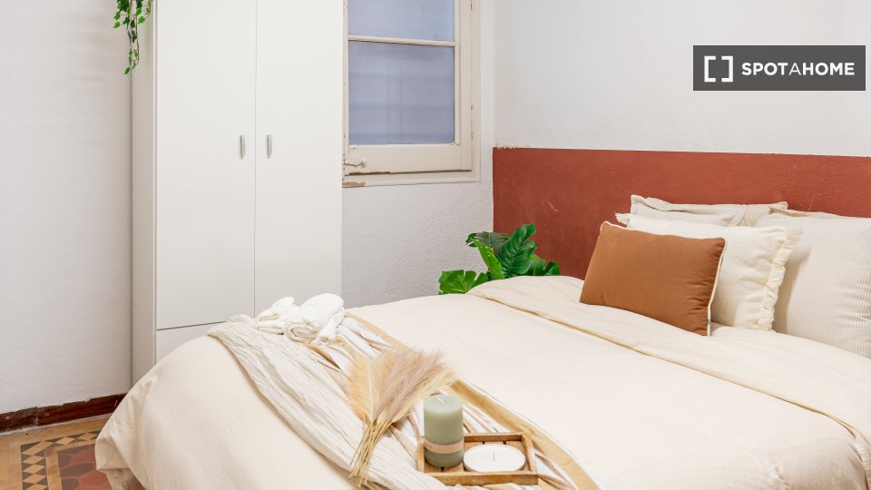 Double room Barcelona, 10 beds, 150m² — photo 84